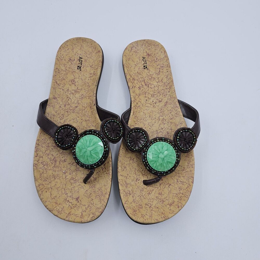 Women's Size ‎ 7 APT. 9 Brown Sandal Flip Flop Green Faux Stone Beading Kohls